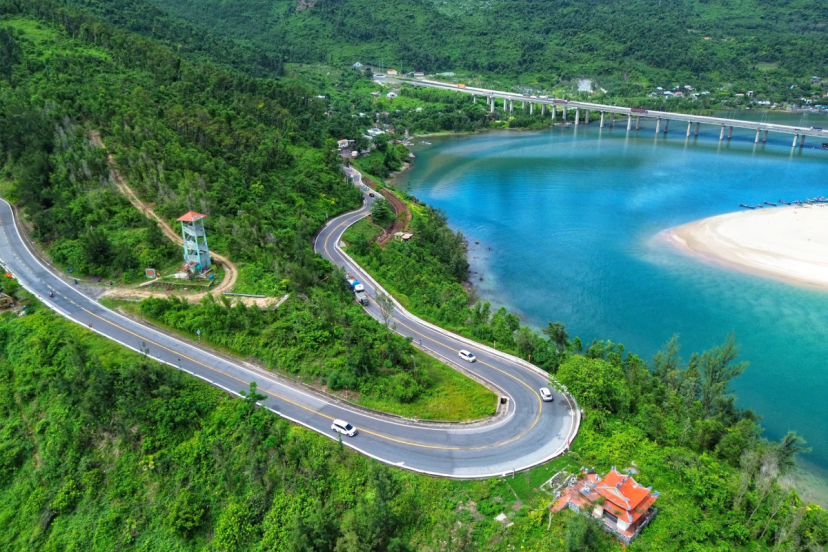 Lang Co Beach: An Ideal Coastal Retreat Near Hue And Da Nang