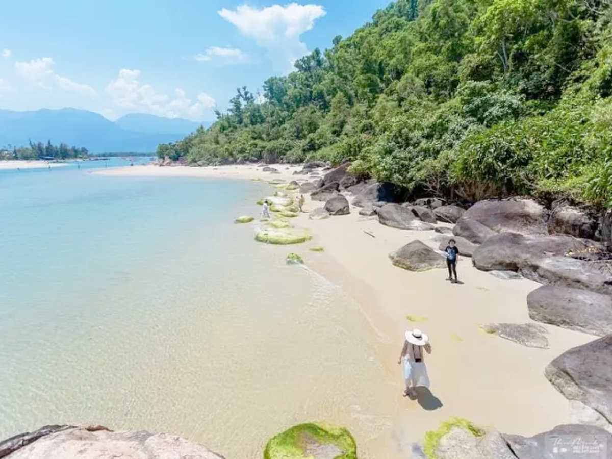 Lang-Co-Beach-An-ideal-coastal-retreat-near-Hue-and-Da-Nang