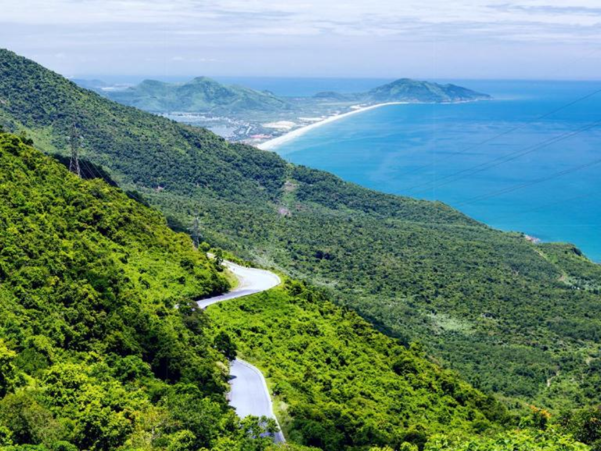 Lang-Co-Beach-An-ideal-coastal-retreat-near-Hue-and-Da-Nang